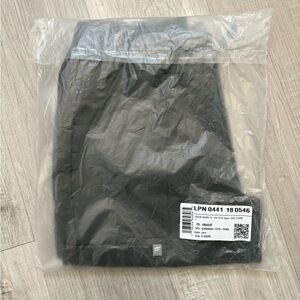 Fabletics Onyx on-call scrub jogger Inseam 26” (short) size S